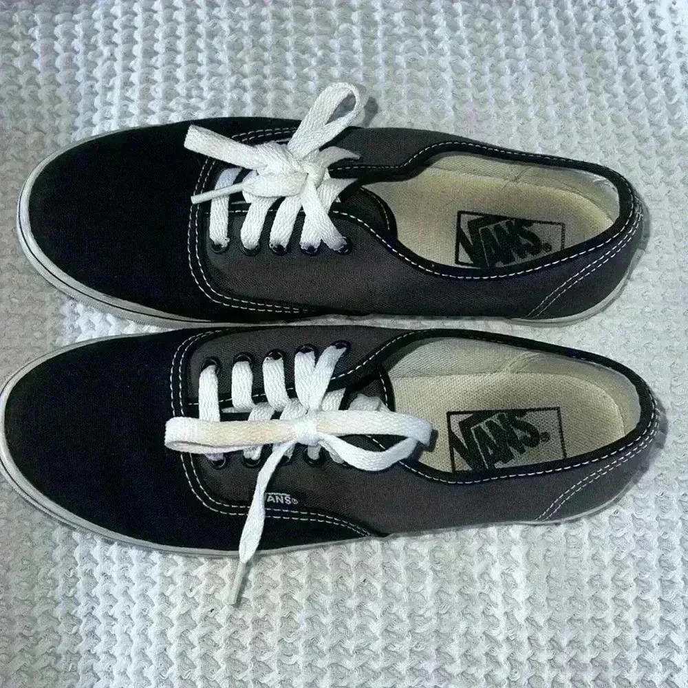 Vans Unisex Canvas Sneakers
